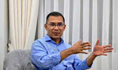 Le président par intérim et candidat aux élections du Parti nationaliste du Bangladesh (BNP), Tarique Rahman, lors d'un entretien avec l'AFP au siège du parti à Dacca le 10 février 2026 ( AFP / Munir UZ ZAMAN )