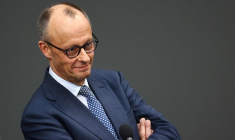 Le chancelier allemand Merz assiste à la session plénière du Bundestag, à Berlin