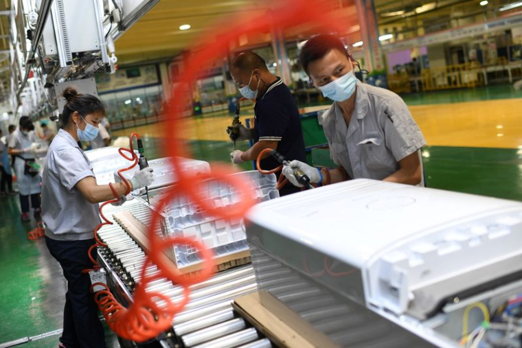 CHINE: LA CROISSANCE DE LA PRODUCTION INDUSTRIELLE ET DES VENTES AU DÉTAIL RALENTIT EN AOÛT