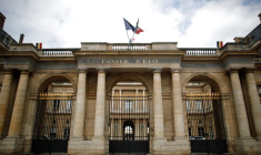 FRANCE: LA RÉVISION DES CONTRATS SOLAIRES ATTAQUÉE AU CONSEIL D'ETAT