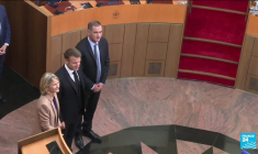 Macron propose "une autonomie à la Corse" mais pas "contre l'État"