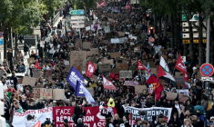 Le cortège de manifestants à Marseille, le 24 octobre 2026 ( AFP / Thibaud MORITZ )
