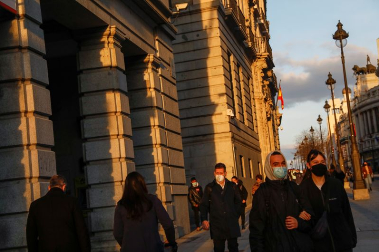 CORONAVIRUS: L'ESPAGNE ENREGISTRE 9.212 NOUVEAUX CAS ET 389 DÉCÈS