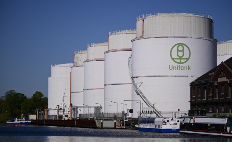 Un site de stockage de gaz à Berlin. (illustration) ( AFP / TOBIAS SCHWARZ )