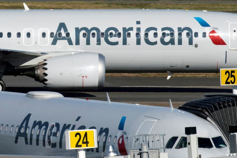 AMERICAN AIRLINES RENOUE AVEC LE BÉNÉFICE AU DEUXIÈME TRIMESTRE, MET EN GARDE CONTRE LES COÛTS