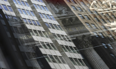 Vue extérieure de la Bourse de New York, le 4 août 2025 ( AFP / ANGELA WEISS )