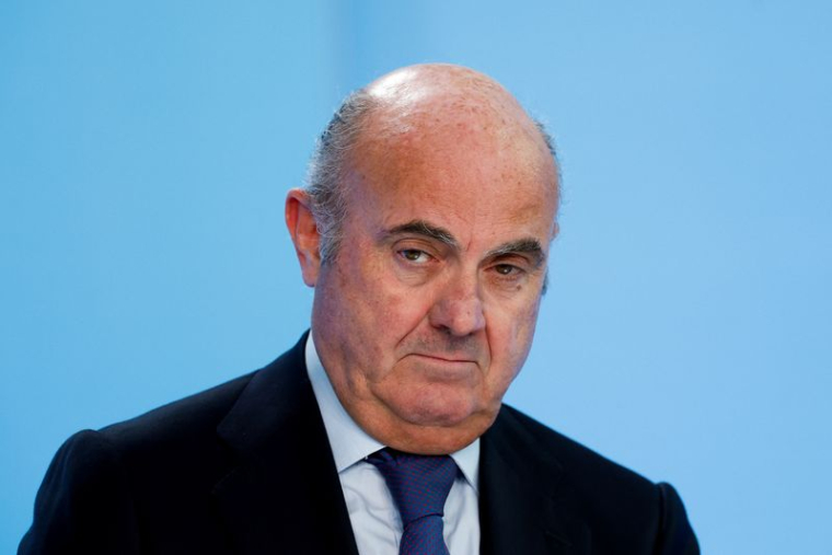 Le vice-président de la Banque centrale européenne (BCE), Luis de Guindos, s'adresse aux médias à Francfort