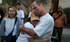 Cérémonie de commémoration de l'attaque du 7-Octobre au Kibboutz Kfar Aza, dans le sud d'Israël, le 7 octobre 2026 ( AFP / Ilia YEFIMOVICH )