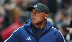 Le Paris FC prêt à lâcher Antoine Kombouaré pour un nom bien connu de Ligue 1 ?