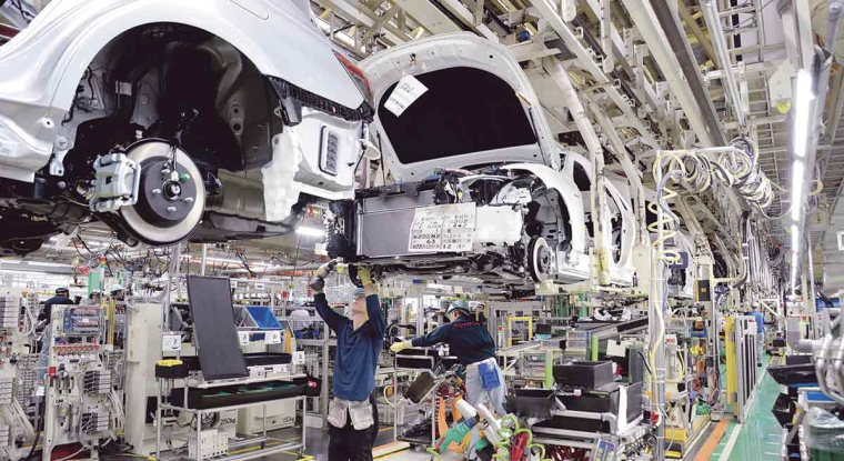 L’indice Nikkei 225 des grandes valeurs japonaises est au plus haut depuis 1990, porté notamment par le spécialiste des semi-conducteurs Advantest (+172% sur un an glissant) et les constructeurs automobiles (+55% pour Toyota). (© Toyota)