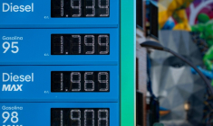 Les prix dans une station service de Malaga, en Espagne, le 11 mars 2026 ( AFP / JORGE GUERRERO )