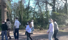 GB : des centaines d'étudiants font la queue pour se faire vacciner contre la méningite