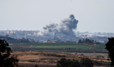 La fumée monte suite aux bombardements israéliens à Gaza