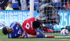 Un joueur de Nottingham Forest dans le coma artificiel après une blessure contre Leicester
