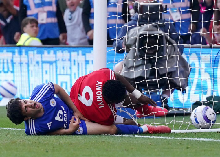 Un joueur de Nottingham Forest dans le coma artificiel après une blessure contre Leicester