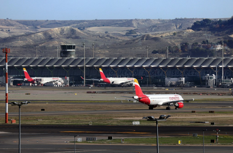 Des avions à l'aéroport de Madrid (illustration) ( AFP / THOMAS COEX )