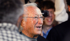 Arbitres jugés partiaux, contrat ressorti de la tombe et vieilles connaissances de l'époque Elf : le géant pétrolier Total est empêtré dans un ténébreux litige franco-russe, une tentative d'escroquerie sans fondement selon le groupe qui se voit réclamer plus de 22 milliards de dollars. ( AFP /  )