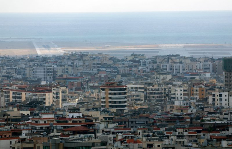 Vue de l'aéroport Rafic Al Hariri et des banlieues sud de Beyrouth