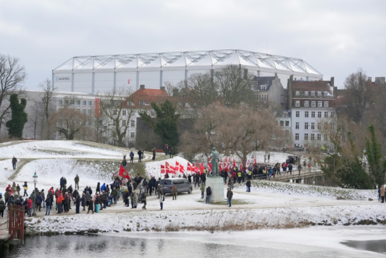 Au moins 10.000 personnes, selon la police, ont participé la 31 janvier 2026 à Copenhague à une marche silencieuse, à l'appel de l'Association danoise des anciens combattants, pour dénoncer les propos de Donald Trump relativisant l'engagement des alliés des Américains en Afghanistan ( Ritzau Scanpix / Emil Helms )