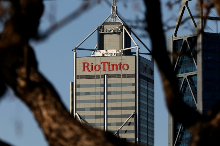 Le logo du géant minier Rio Tinto à Perth, le 2 septembre 2025 en Australie ( AFP / Antony DICKSON )