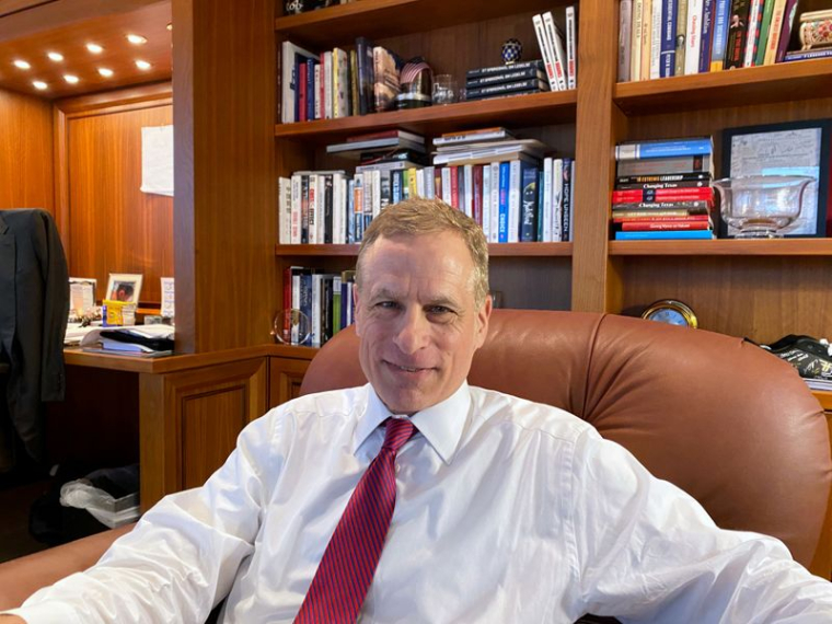 PORTER UN MASQUE EST LE PRINCIPAL MOYEN POUR AIDER L'ÉCONOMIE À REBONDIR, SELON KAPLAN