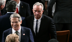 Le ministre américain de la Santé Robert Kennedy Jr. au Congrès américain le 24 février 2026 ( AFP / Brendan SMIALOWSKI )