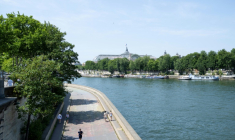 Les quais de la Seine pendant un après-midi chaud, à Paris, de 13 juin 2025 ( AFP / Emma DA SILVA )