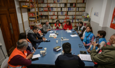 Conférence de presse durant un rassemblement organisé par la CGT à la Bourse du Travail de Carcassonne le 13 mai 2026. ( AFP / Ed JONES )