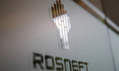 Le logo de la compagnie pétrolière russe Rosneft au bureau de Rosneft Vietnam à Ho Chi Minh Ville