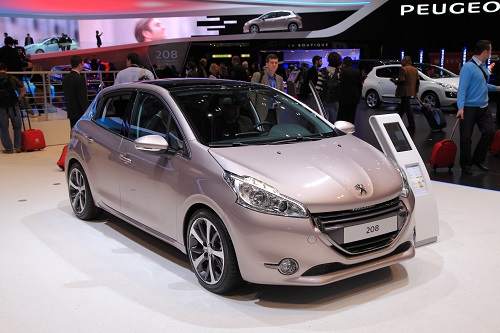 Clio et 208 : les deux citadines ont la cote auprès des Français (Crédits photo : Shutterstock)