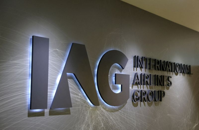 Logo d'IAG (International Airlines Group) au siège de British Airways et au siège d'IAG à Harmondsworth, à l'ouest de Londres