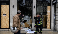 Un commerce endommagé à Lyon (illustration) ( AFP / JEFF PACHOUD )