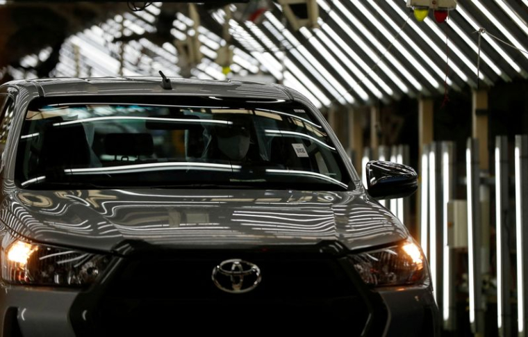 TOYOTA PRÉVOIT UNE BAISSE DE 20% DE SON BÉNÉFICE FACE À LA HAUSSE DU COÛT DES MATIÈRES PREMIÈRES