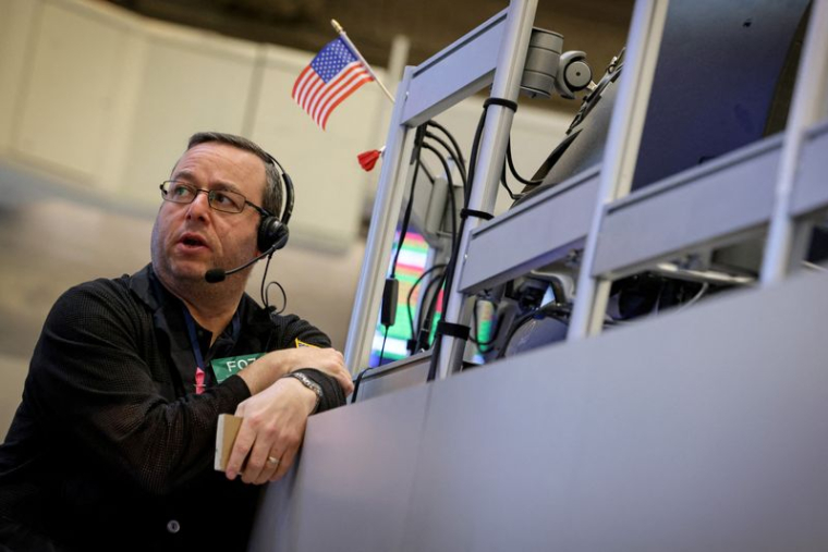 Des traders travaillent sur le parquet de la Bourse de New York