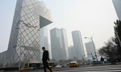 Le quartier des affaires à Pékin un jour de forte pollution, le 1er mars 2025 ( AFP / JADE GAO )