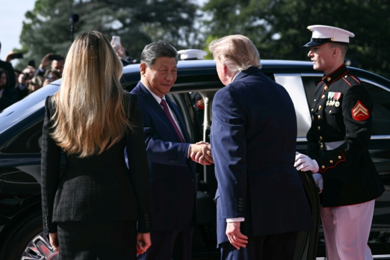 Donald Trump accueille Xi Jinping à la Maison Blanche le 24 septembre 2026 ( AFP / Brendan SMIALOWSKI )