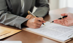 Exécuteur testamentaire : qui est-il et quelles sont ses missions ? / iStock.com - Worawee Meepian