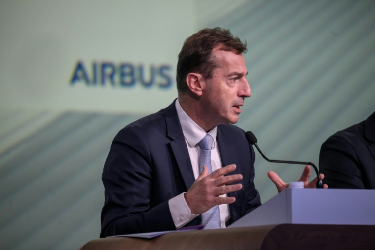 Le patron d'Airbus Guillaume Faury lors d'une conférence de presse à l'occasion des résultats annuels à Toulouse, dans le sud-ouest de la France, le 19 février 2026 ( AFP / Ed JONES )