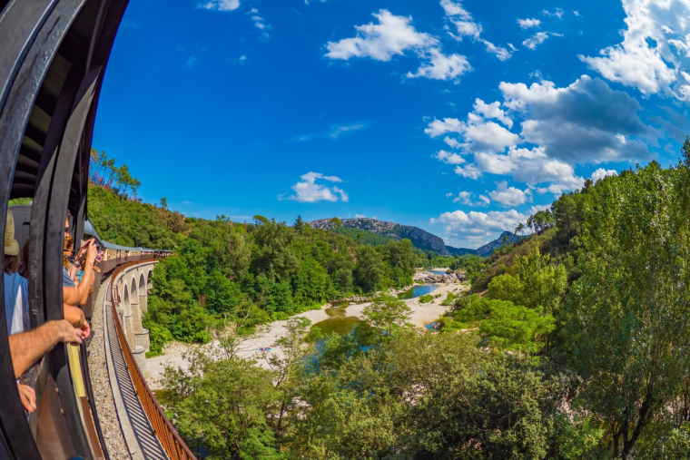 Slow train : 3 échappées ferroviaires en France (Crédits photo : Shutterstock)