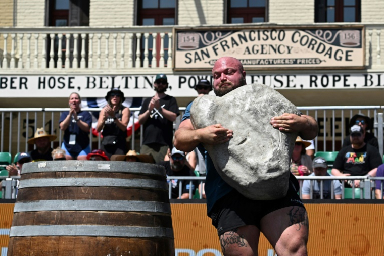 Mitchell Hooper du Canada participe au tour de qualification du concours de "L'homme le plus fort du monde", le 16 mai 2025 à Sacramento, en Californie ( AFP / Robyn Beck )