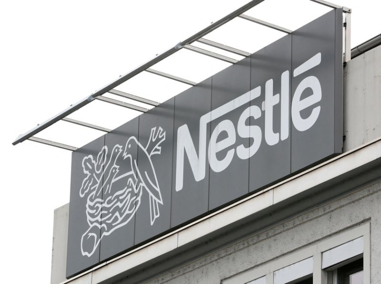 Le logo de Nestlé dans l'une de ses usines à Konolfingen