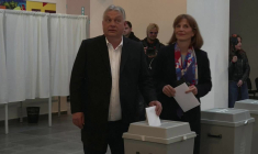 Viktor Orbán vote aux élections législatives hongroises