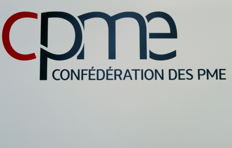 La CPME demande aux candidats aux municipales de mars "d'adopter le réflexe PME" et leur propose de signer une "charte d'engagements" en faveur du développement économique local ( AFP / ERIC PIERMONT )