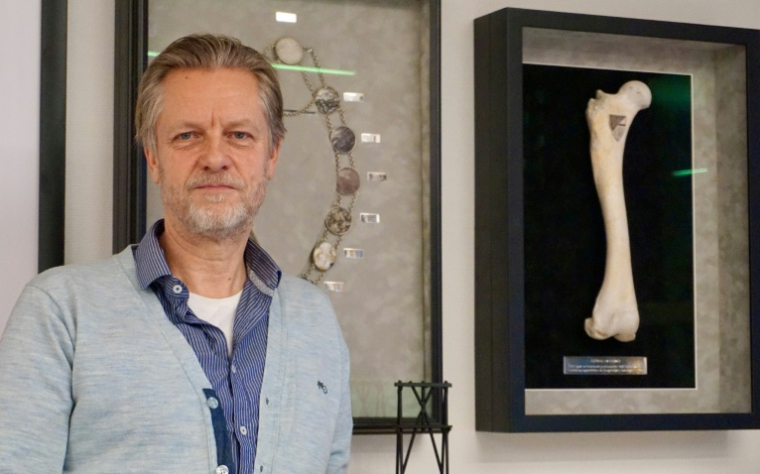 Terje Aunevik, le maire de Longyearbyen, dans son bureau à Longyearbyen dans l'archipel norvégien du Svalbard le 17 février 2026 ( AFP / Oriane Laromiguière )