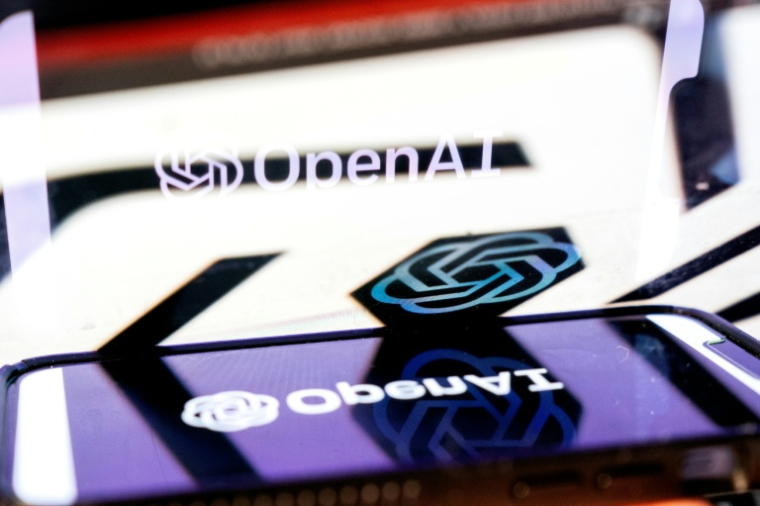 OpenAI passe commande de puces par centaines de milliards de dollars, des montants déconnectés de ses revenus actuels qui inquiètent une partie des investisseurs ( AFP / Stefani Reynolds )