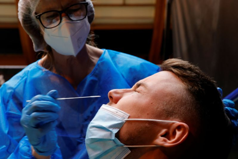 CORONAVIRUS: LA FRANCE ENREGISTRE 25.018 CONTAMINATIONS SUPPLÉMENTAIRES ET 310 NOUVEAUX DÉCÈS