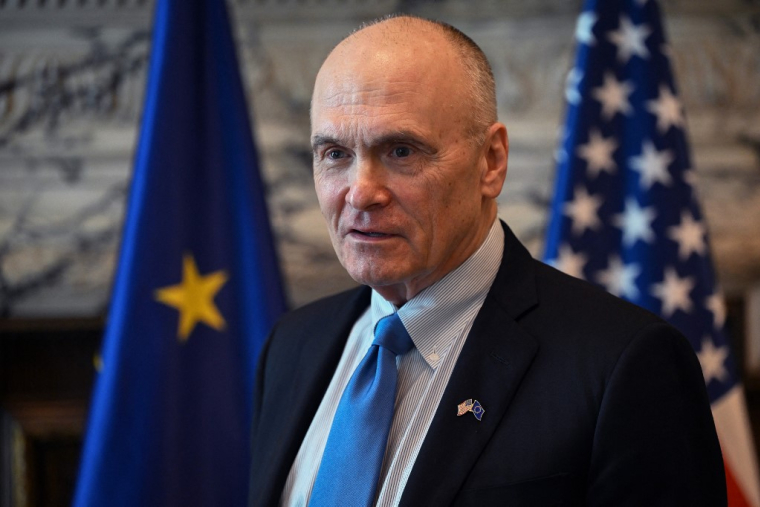 Andrew Puzder à Bruxelles, en Belgique, le 9 avril 2026. ( AFP / NICOLAS TUCAT )