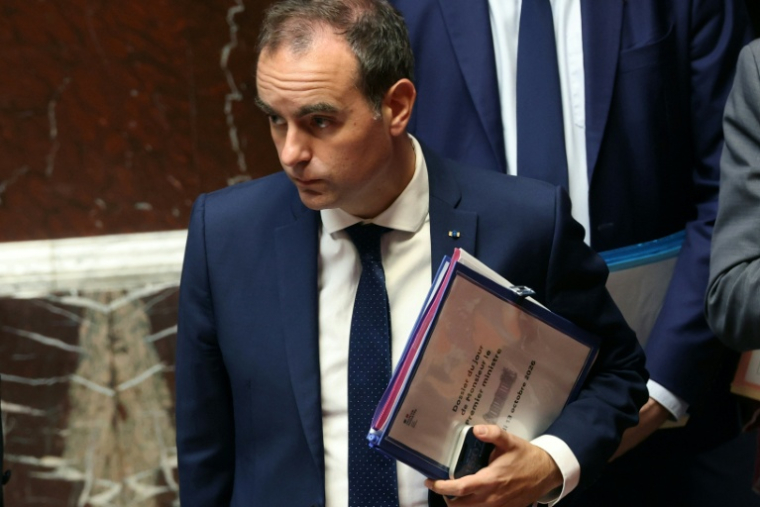 Le Premier ministre Sébastien Lecornu assiste à une séance de questions au gouvernement à l'Assemblée nationale, à Paris, le 13 octobre 2026 ( AFP / Thomas SAMSON )