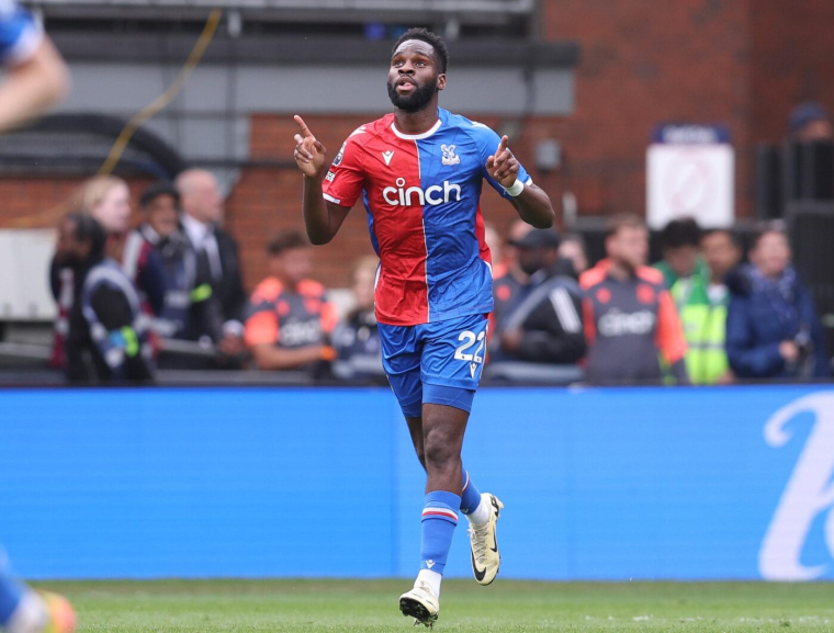 Nice lorgne un attaquant de Crystal Palace pour se renforcer
