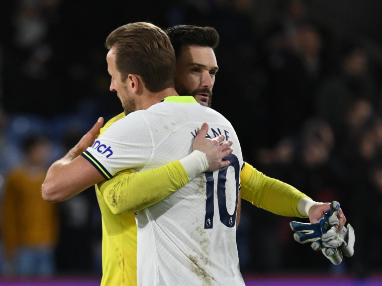 « Il sait tout faire » : Hugo Lloris encense Harry Kane après le Ballon d'or